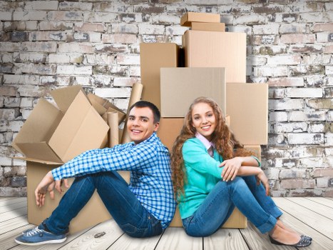 Careful wrapping and loading of household furniture for transport